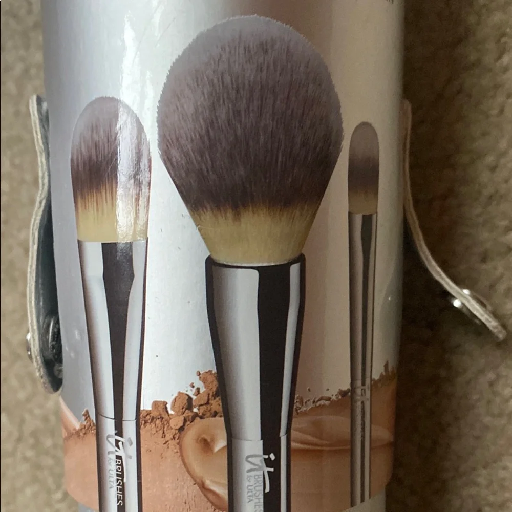 IT Cosmetics Complexion Perfection Essentials Set - Silver